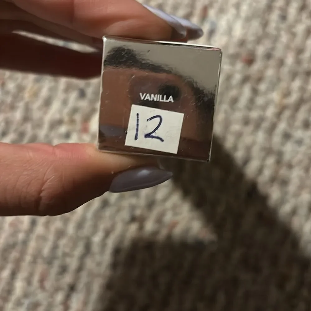 NWT BECCA Skin Love Weightless Blur Foundation Vanilla